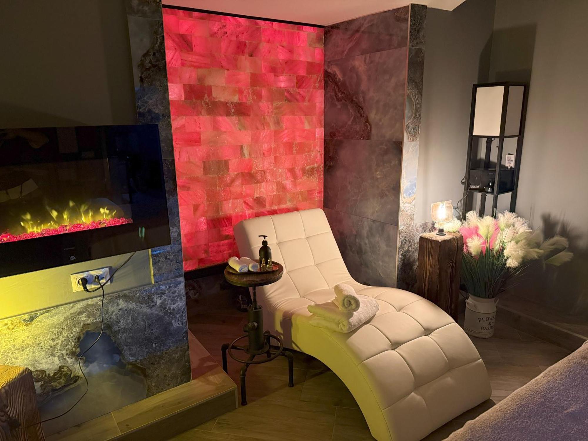 Residence Iron Cube カルロヴィ・ヴァリ エクステリア 写真