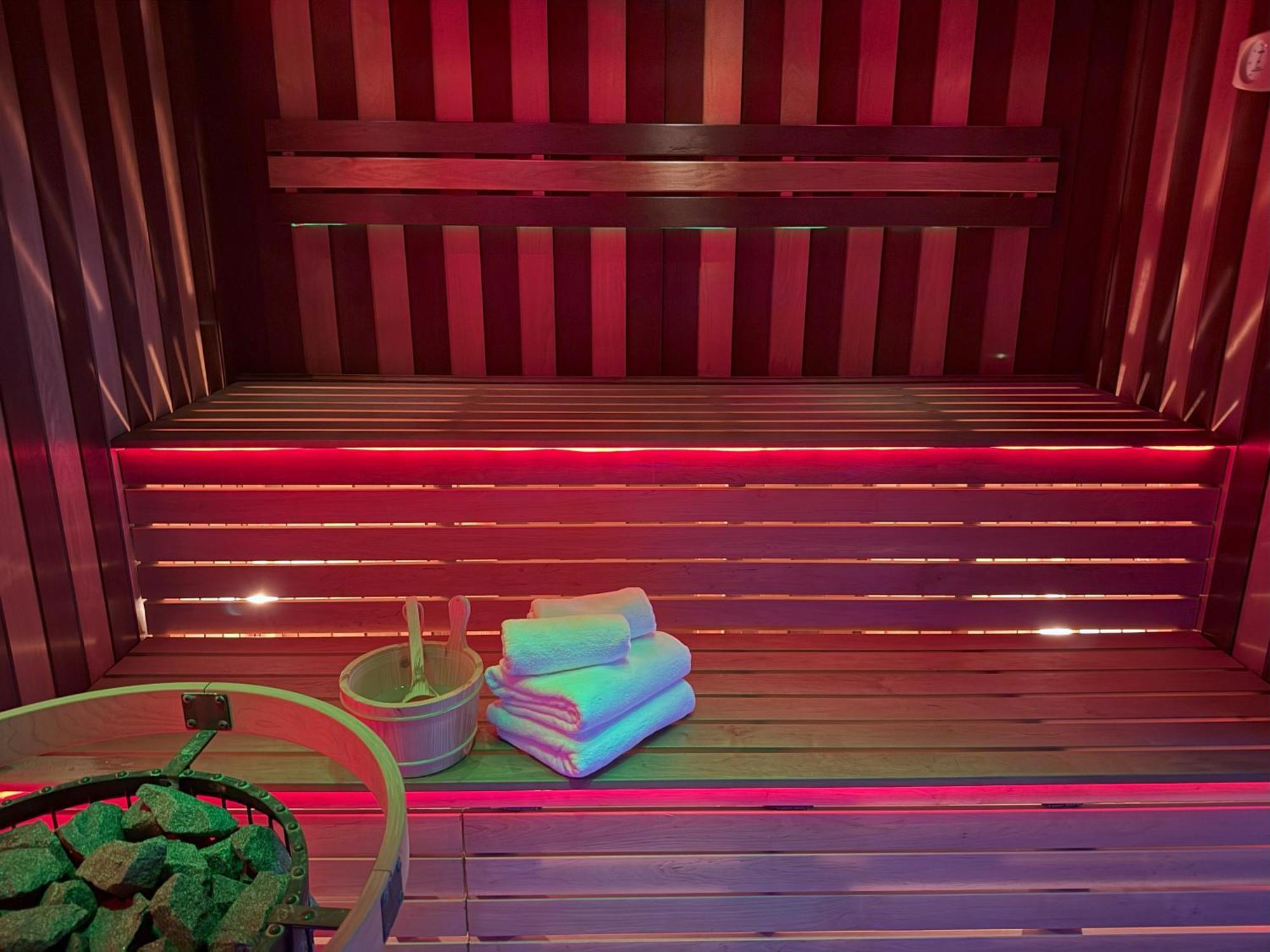 Residence Iron Cube カルロヴィ・ヴァリ エクステリア 写真